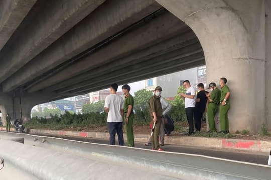 Hà Nội: Phát hiện thi thể người đang phân hủy dưới chân đường vành đai 3