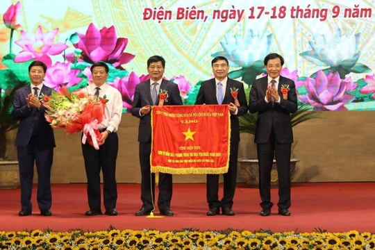 Đoàn kết, phát huy truyền thống Điện Biên Phủ anh hùng