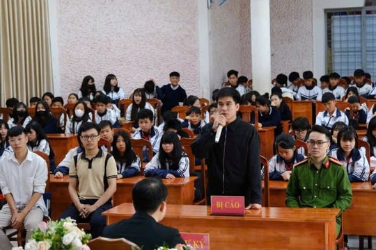 Phiên tòa giả định - cảnh tỉnh tuổi học trò