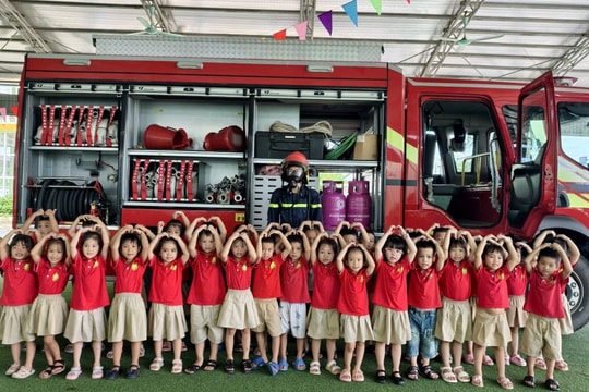 Quảng Ninh: Học sinh, người dân hào hứng trải nghiệm kỹ năng phòng cháy chữa cháy