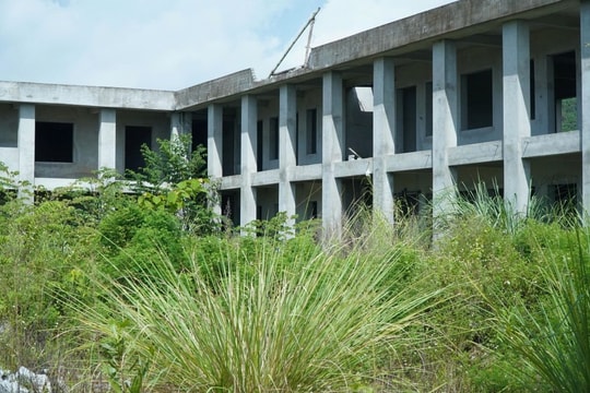 Hàng loạt công trình trường học nằm chờ vốn sau sáp nhập