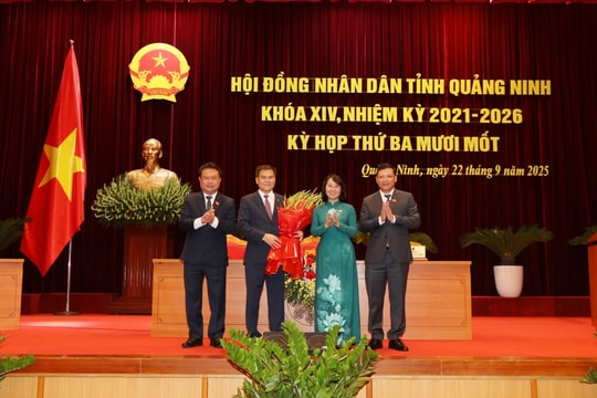 Ông Bùi Văn Khắng giữ chức Chủ tịch UBND tỉnh Quảng Ninh