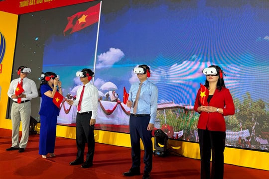 Khai mạc trưng bày, triển lãm chào mừng Đại hội Đảng bộ tỉnh Quảng Ninh