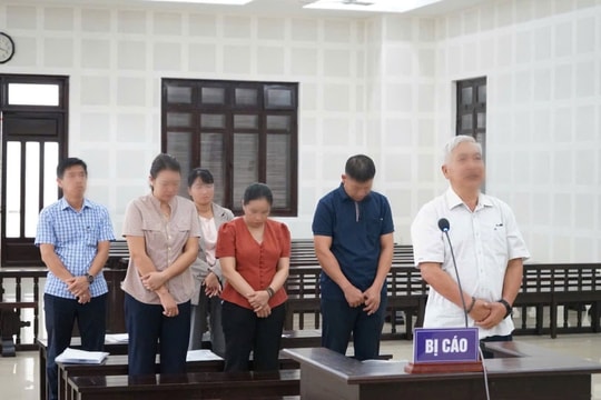 Lập khống hàng trăm chuyến công tác ca nô để rút tiền ngân sách