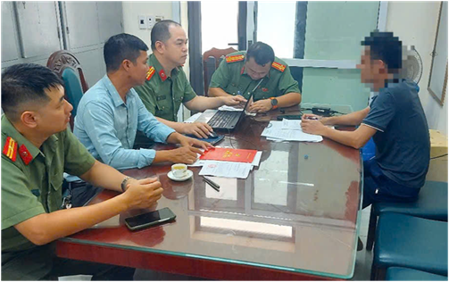 Triệu tập nam thanh niên bình luận xuyên tạc trên mạng xã hội