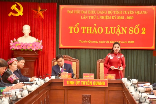 Đại biểu Đảng bộ tỉnh Tuyên Quang t ập trung trí tuệ, thống nhất hành động từ các tổ thảo luận