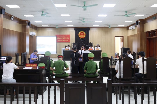 Hai bố con cùng lĩnh án tù vì tội giết người