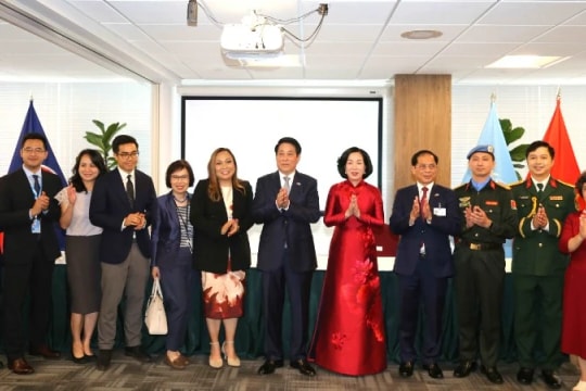 Chủ tịch nước gặp gỡ cán bộ, nhân viên các Cơ quan đại diện và đại diện cộng đồng người Việt Nam tại Hoa Kỳ