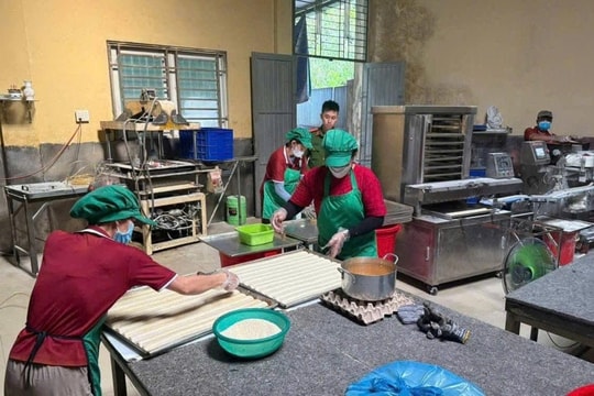 Ngăn chặn gần 10.000 bánh trung thu kém chất lượng ra thị trường