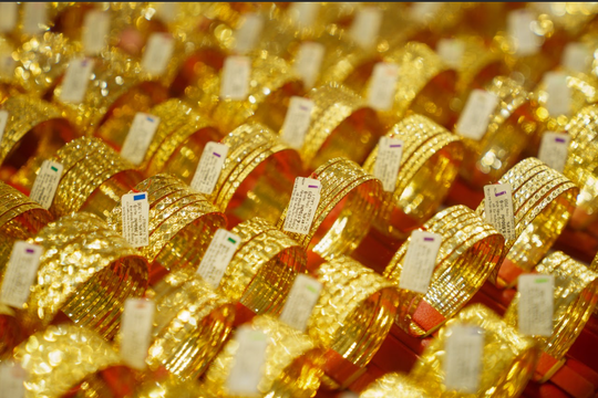 Giá vàng hôm nay 27/9: Trở lại mốc 135 triệu đồng/lượng