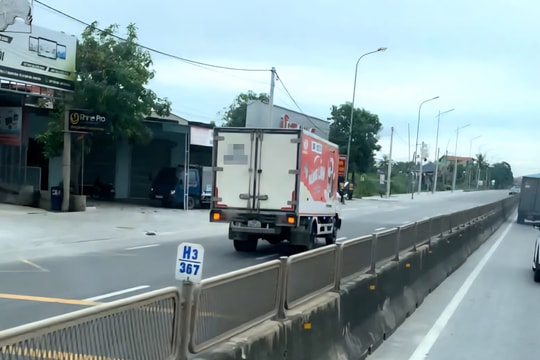 Xử phạt tài xế điều khiển ô tô đi ngược chiều trên Quốc lộ 1A