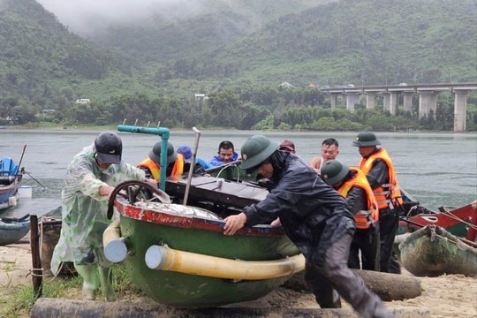 Huế chủ động ứng phó với bão số 10