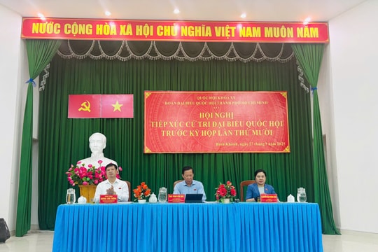 Phó Chánh án TANDTC Dương Văn Thăng tiếp xúc cử tri trước Kỳ họp thứ 10