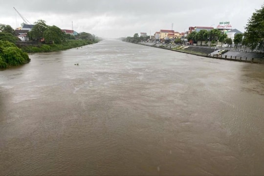 Ninh Bình ra công điện tập trung ứng phó bão số 10 và mưa lũ, sạt lở đất