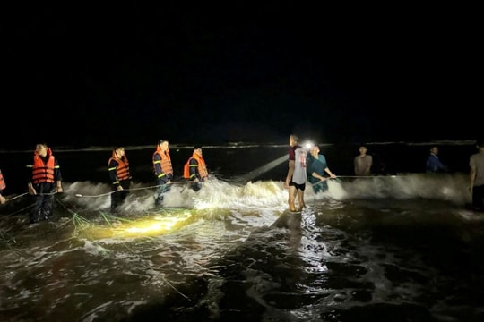 Nam sinh lớp 7 mất tích khi ra biển tắm