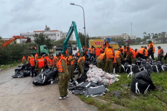 Ninh Bình công bố tình huống khẩn cấp sự cố sạt, sập mái kè biển Hải Thịnh 3