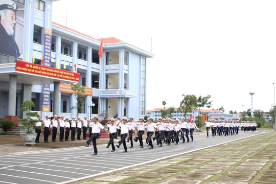 Vùng 2 Hải quân kiểm tra Trung tâm Bảo đảm kỹ thuật vững mạnh toàn diện