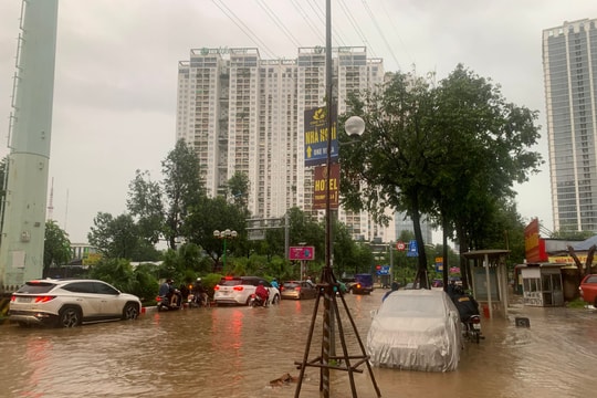 Có 65 điểm ngập úng trên nhiều tuyến phố của Hà Nội