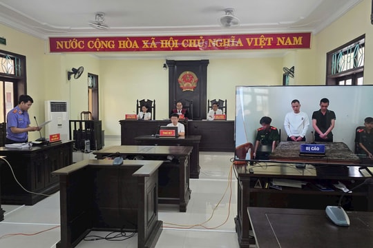 TAND khu vực 5 - Quảng Trị xét xử trực tuyến 2 bị cáo mua bán, tổ chức sử dụng ma túy