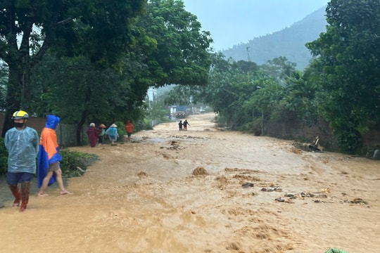 Mưa bão gây ngập úng, sạt lở tại 95 điểm giao thông ở Phú Thọ