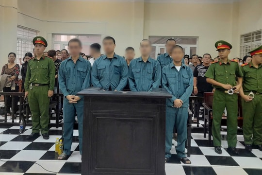 Hơn 50 năm tù cho nhóm thanh niên tổ chức "tiệc" ma túy