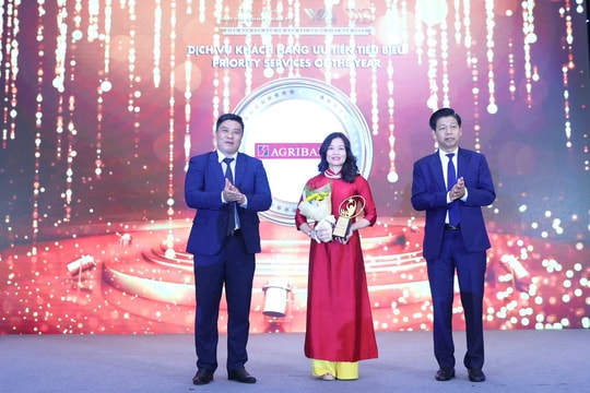 Vinh danh Agribank 3 giải thưởng dịch vụ tài chính tiêu biểu 2025