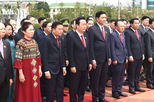 Trước thềm Đại hội XX: Nghệ An dâng hoa, báo công với Bác Hồ