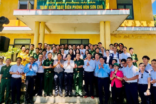 Bí thư Thành ủy Đà Nẵng kiểm tra công tác quản lý, bảo vệ Hòn Sơn Chà