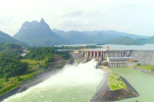 Đóng tiếp 1 cửa xả đáy của Hồ thủy điện Tuyên Quang