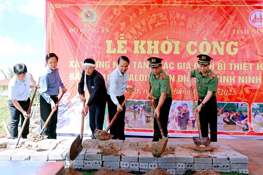 Bộ Công an xây dựng 24 căn nhà mới cho các hộ dân bị thiệt hại do bão số 10 ở Ninh Bình