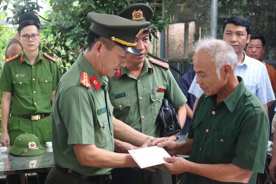 Truy tặng Bằng khen Tổ trưởng Tổ bảo vệ ANTT thiệt mạng sau khi cứu 3 người đuối nước