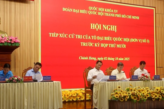 Chánh án Lê Minh Trí tiếp xúc cử tri Thành phố Hồ Chí Minh