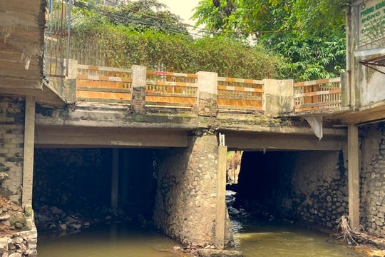 Một cơ sở mầm non xây dựng trái phép trên suối tại Thái Nguyên