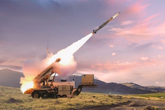 Mỹ tăng tốc sản xuất tên lửa vì nguy cơ hụt hơi trong chiến tranh hiện đại