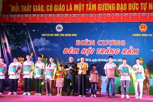 Hàng nghìn trẻ em biên giới vui Trung thu trong chương trình “Biên cương - Đêm hội trăng rằm”