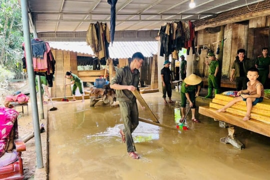 Chung tay khắc phục sau bão