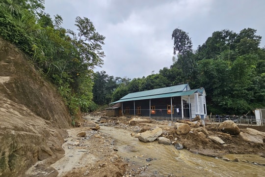 Lào Cai chỉ đạo tập trung ứng phó bão số 11