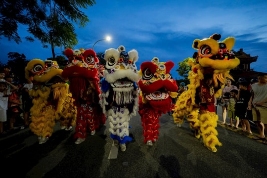 Lung linh Trung thu giữa lòng Cố đô