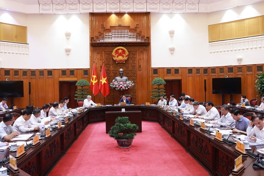 Thủ tướng chủ trì cuộc họp về sắp xếp đơn vị sự nghiệp công lập thuộc bộ, ngành, địa phương