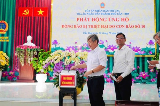 TAND hai cấp thành phố Cần Thơ ủng hộ đồng bào bị thiệt hại do bão số 10