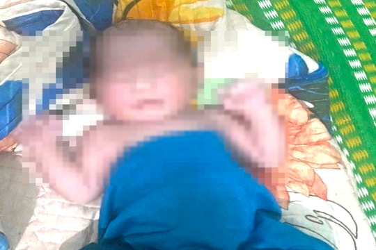 Bé trai sơ sinh bị bỏ rơi ven đường