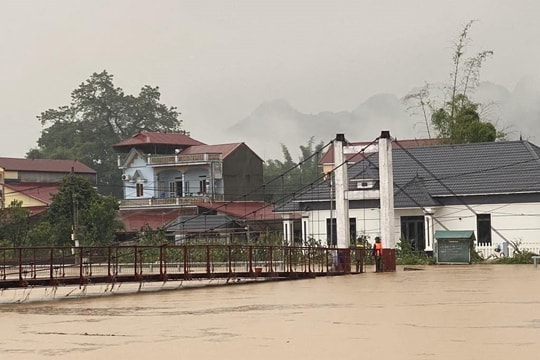 Cao Bằng lũ chồng lũ, Chủ tịch tỉnh ban bố tình huống khẩn cấp