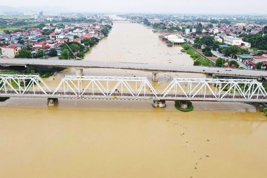 Ứng phó với lũ đặc biệt lớn trên sông Cầu, sông Thương, sông Lục Nam