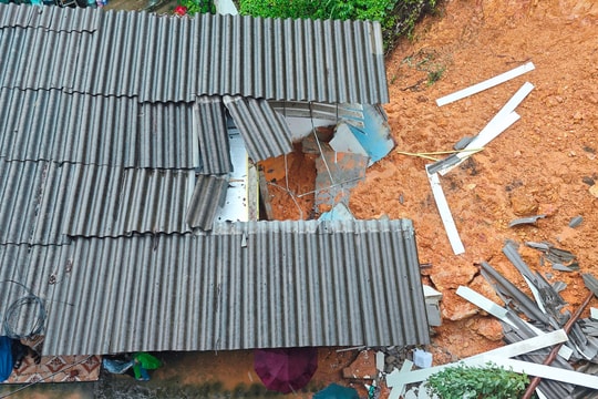 Sạt lở đất vào khu trọ khiến một người tử vong tại Thái Nguyên