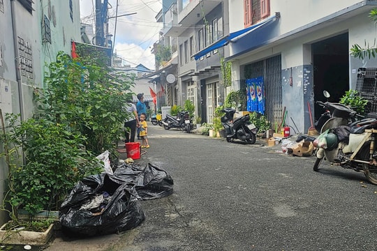 Cháy nhà lúc rạng sáng, 2 mẹ con thoát chết