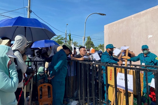 Sở Xây dựng phản hồi việc chen lấn nộp hồ sơ mua nhà xã hội Bàu Tràm