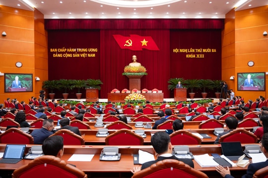 Bế mạc Hội nghị Trung ương 13