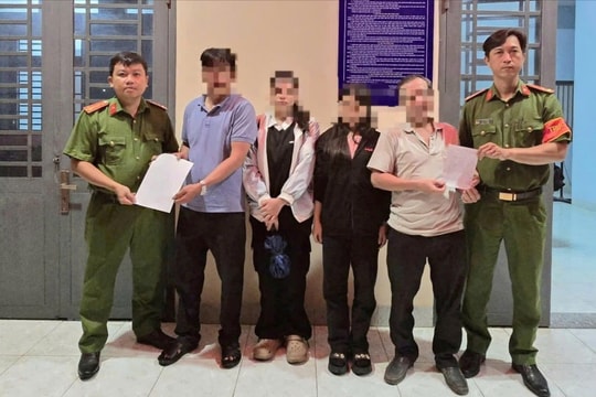 Giải cứu 2 nữ sinh "sập bẫy" công an dỏm