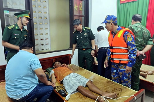 Nỗ lực tìm kiếm ngư dân mất tích sau vụ chìm tàu cá ở vùng biển Thuận An