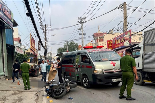 TP.HCM: Người đi xe máy bị ô tô ngược chiều đâm tử vong thương tâm